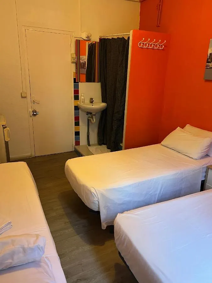 Pension Arosa Барселона
